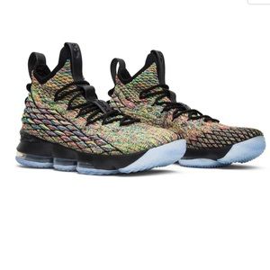 NIKE LEBRON XV (GS) Basketball Sneakers